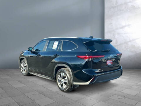 2023 Toyota Highlander Hybrid XLE