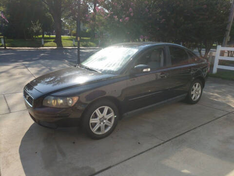 2007 Volvo S40 for sale at ROBINSON AUTO BROKERS in Dallas NC