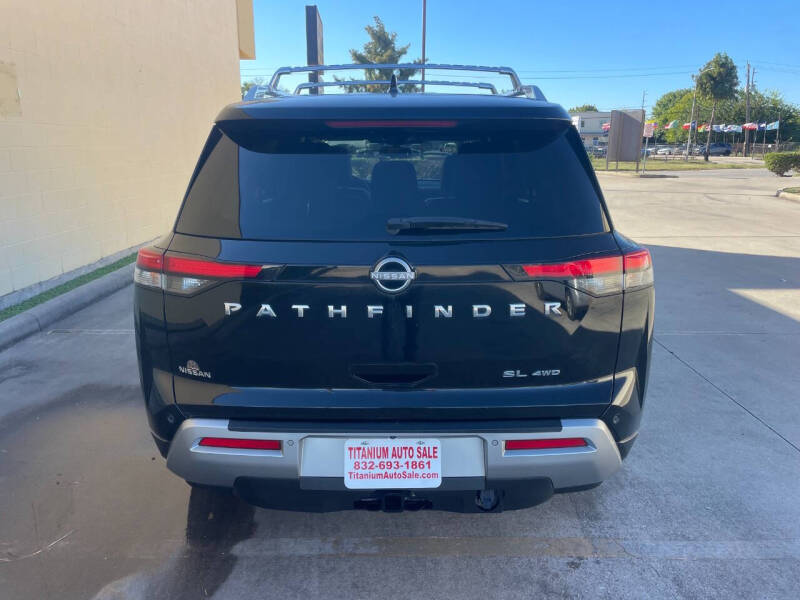 2022 Nissan Pathfinder SL