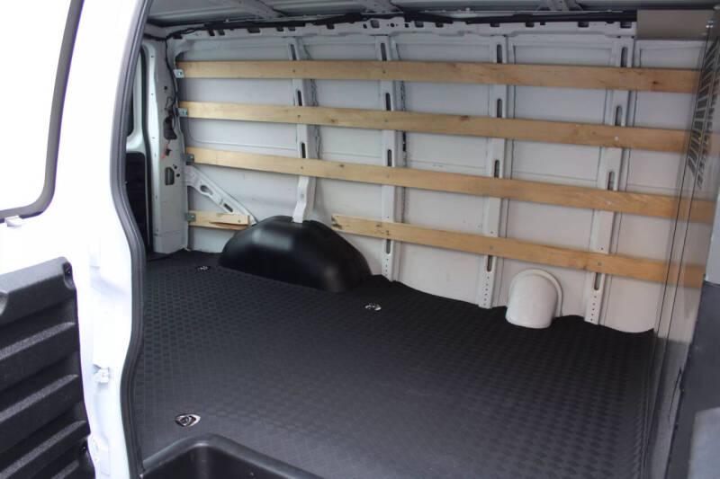 2023 GMC Savana 2500