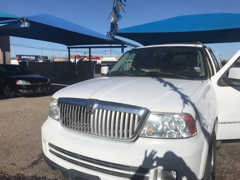 2006 Lincoln Navigator for sale at Autos Montes in Socorro TX