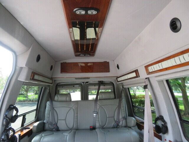 2010 Ford E-Series E-350 SD