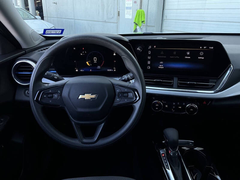 2025 Chevrolet Trax LT