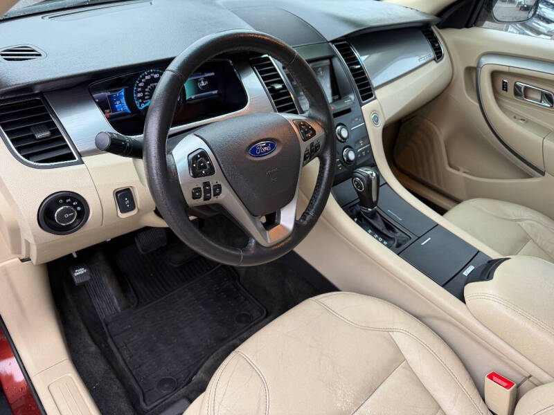 2015 Ford Taurus SEL