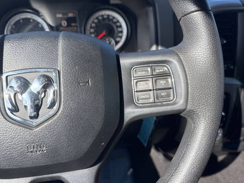 2017 RAM 1500 SLT