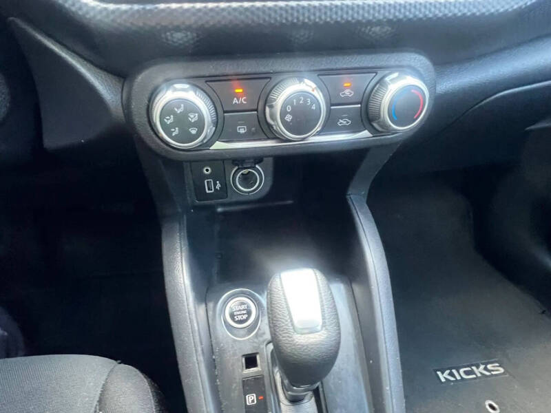 2023 Nissan Kicks S