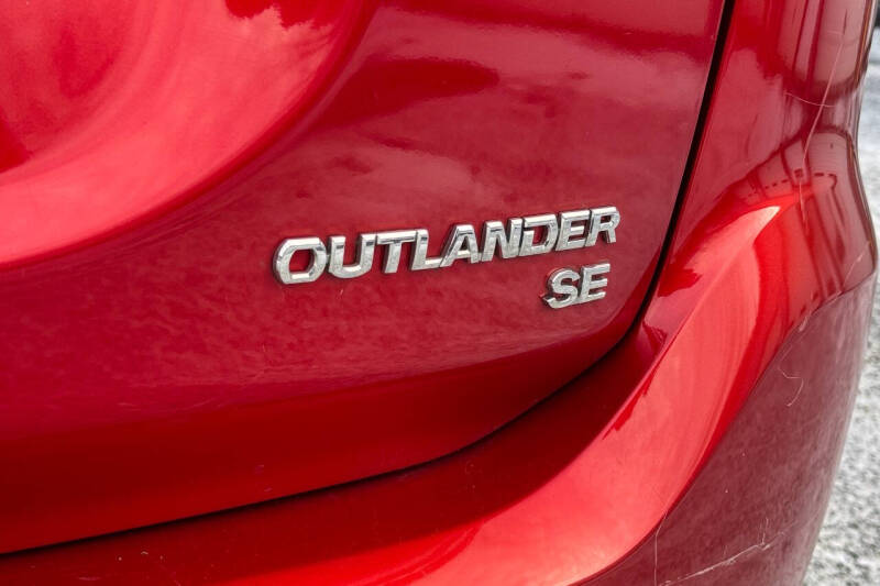 2016 Mitsubishi Outlander SE