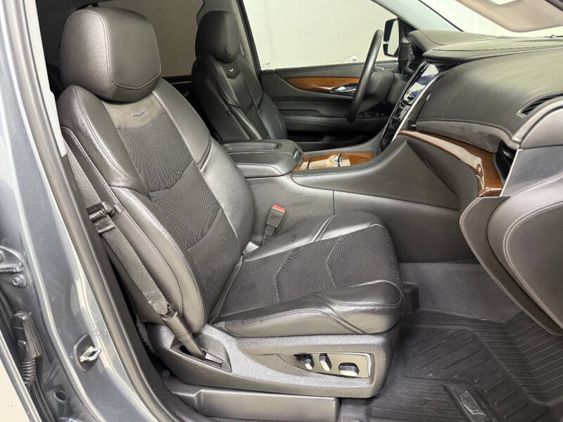 2020 Cadillac Escalade Luxury