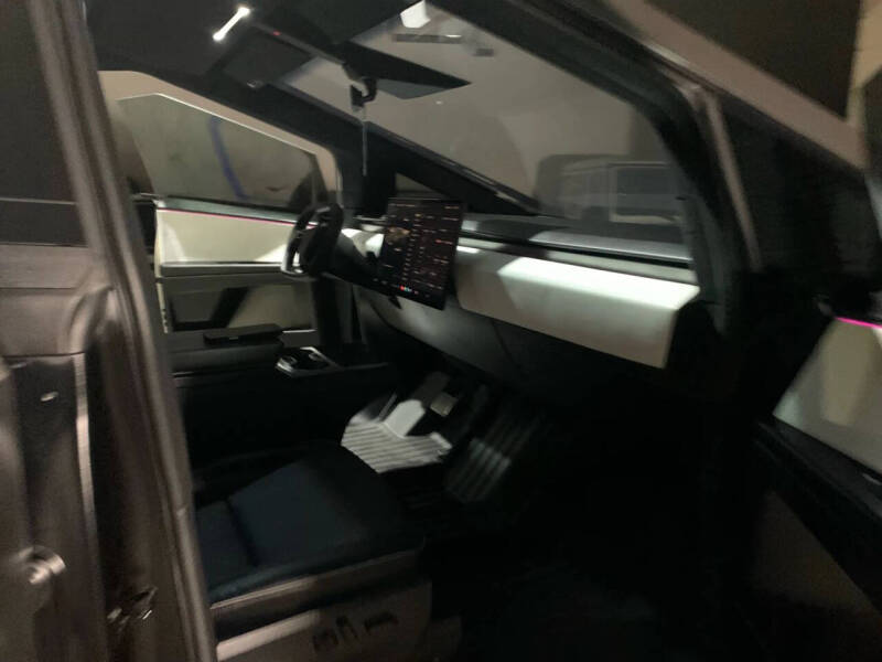 2024 Tesla Cybertruck