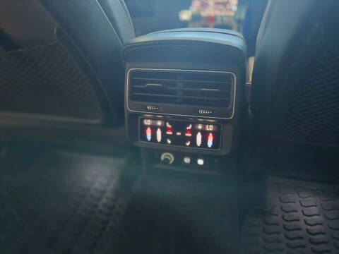 2020 Audi Q8 quattro Prestige 55 TFSI