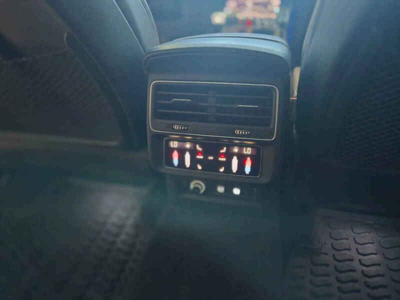 2020 Audi Q8 quattro Prestige 55 TFSI