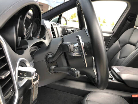 2013 Porsche Cayenne GTS