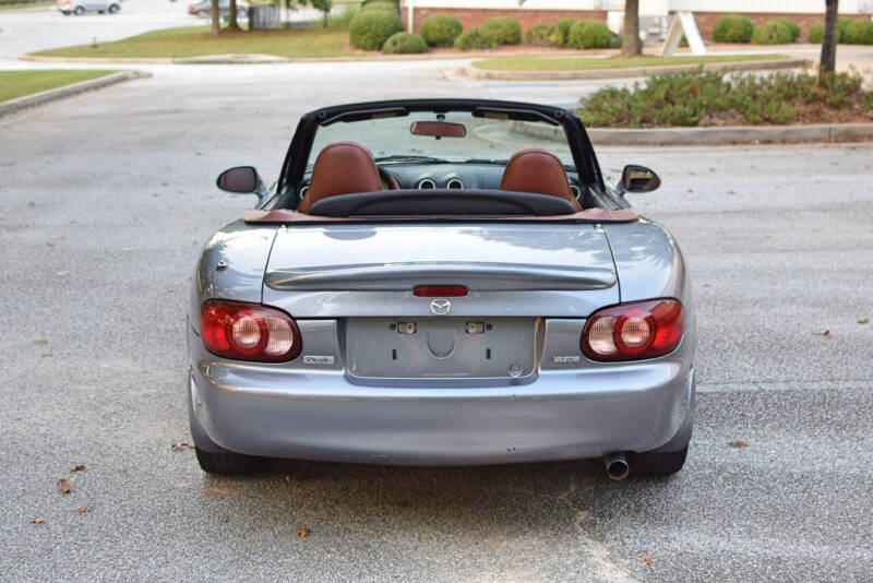 2002 Mazda Miata SE photo 7