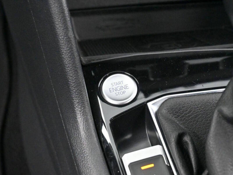 2024 Volkswagen Taos SE 4Motion