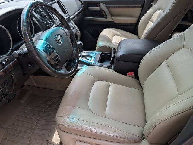 2011 Toyota Land Cruiser