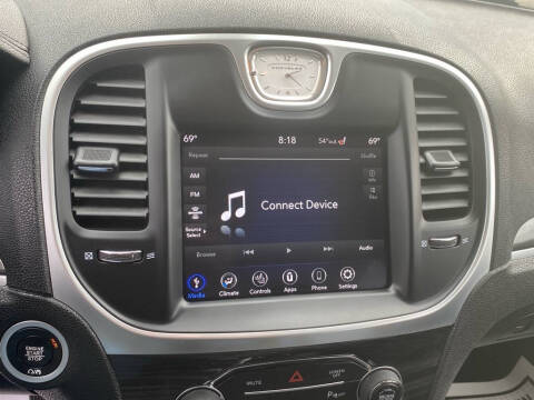 2021 Chrysler 300 Touring