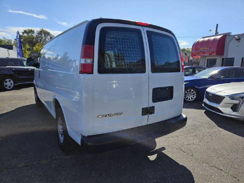 2017 Chevrolet Express 2500