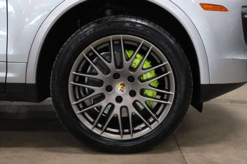 2017 Porsche Cayenne S E-Hybrid Platinum Edition