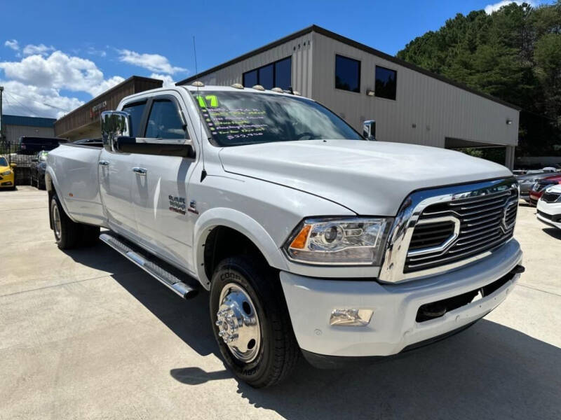 2017 RAM Ram 3500 Pickup Laramie photo 2