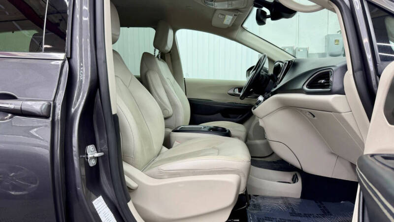 2021 Chrysler Pacifica Touring L