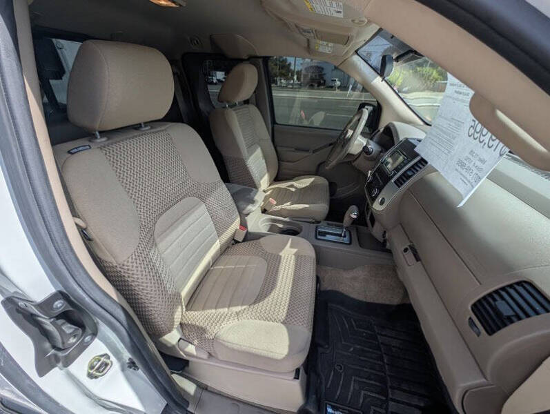 2017 Nissan Frontier SV V6