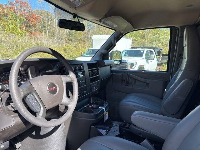 2025 GMC Savana 2500