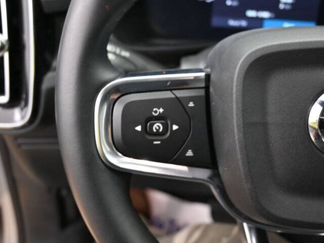 2025 Volvo EX40 Twin Core