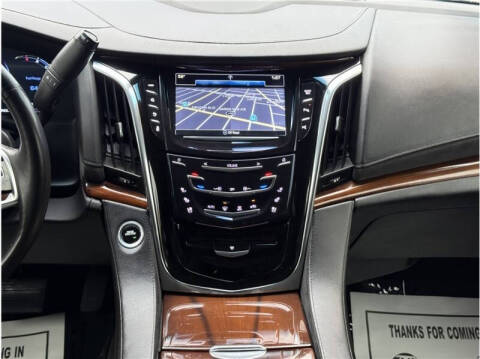2017 Cadillac Escalade Standard