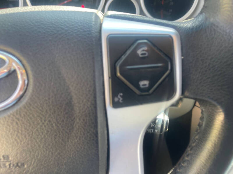 2016 Toyota Sequoia SR5