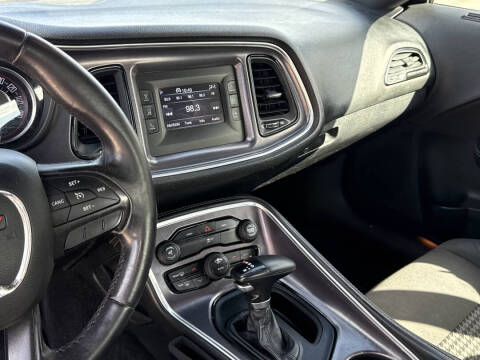 2015 Dodge Challenger SXT