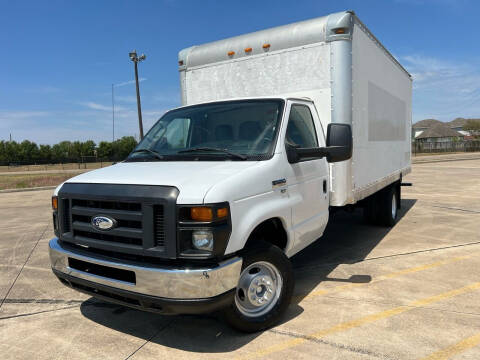 2015 Ford E-Series for sale at AUTO DIRECT Bellaire in Houston TX