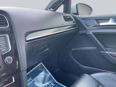 2017 Volkswagen Golf GTI SE