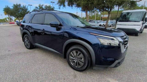 2022 Nissan Pathfinder SV