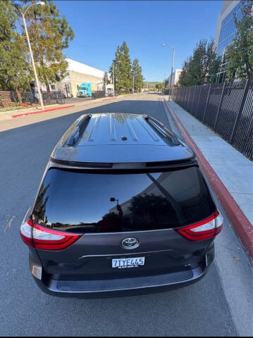 2016 Toyota Sienna LE 8-Passenger