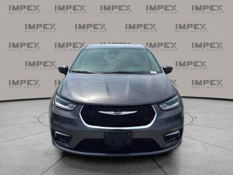 2023 Chrysler Pacifica Touring L