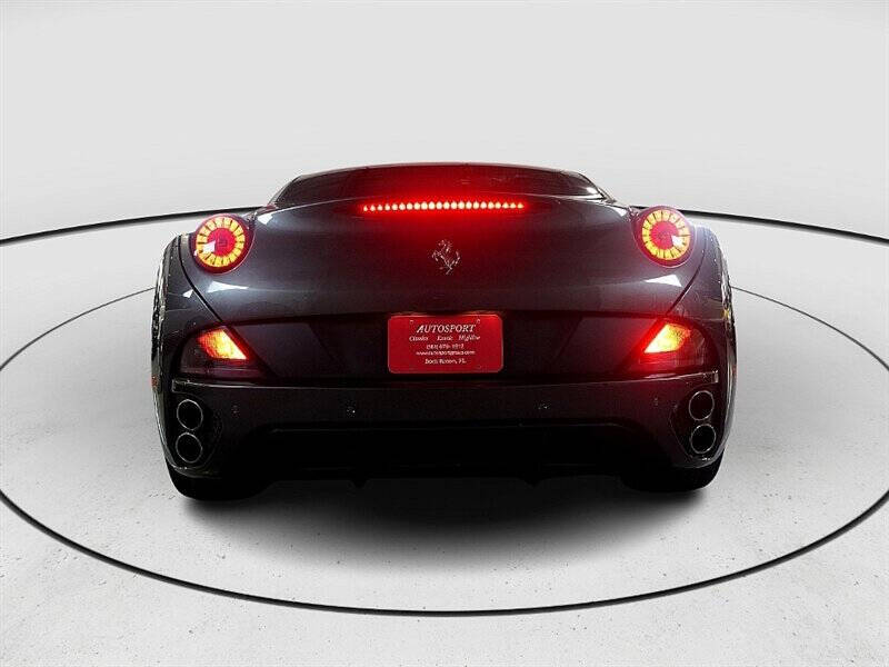 2013 Ferrari California 16