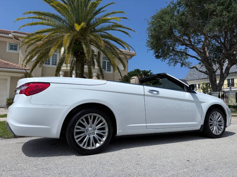 2011 Chrysler 200 Limited