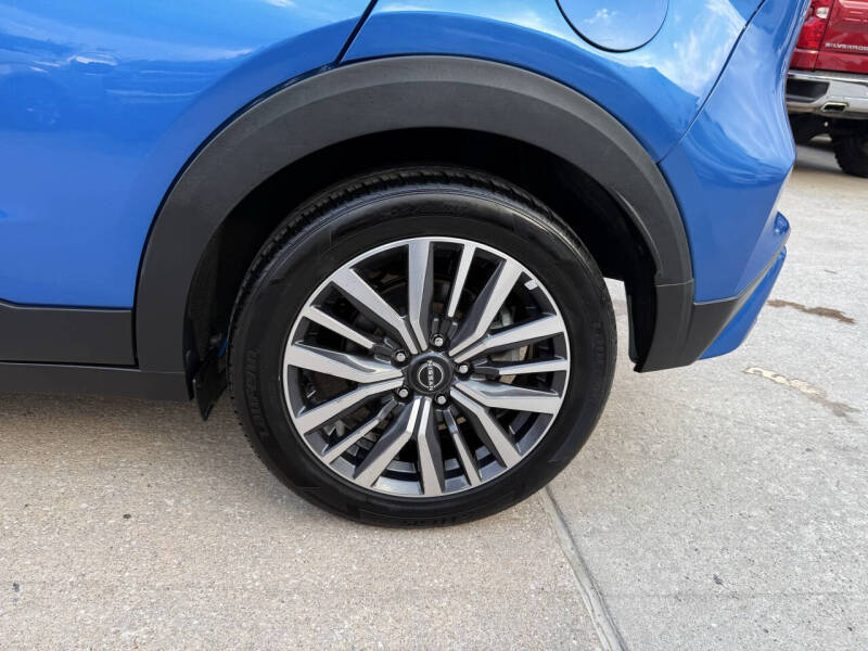 2022 Nissan Kicks SV