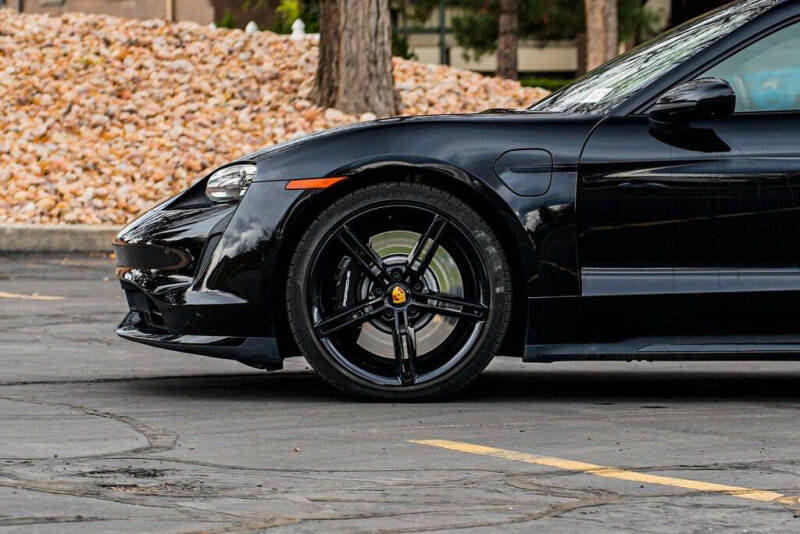 2023 Porsche Taycan Turbo