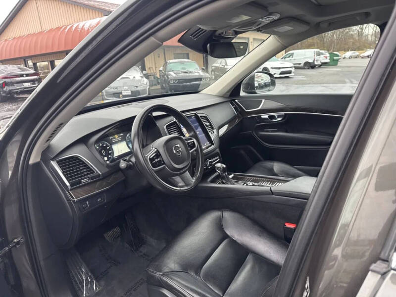 2018 Volvo XC90 T6 Momentum