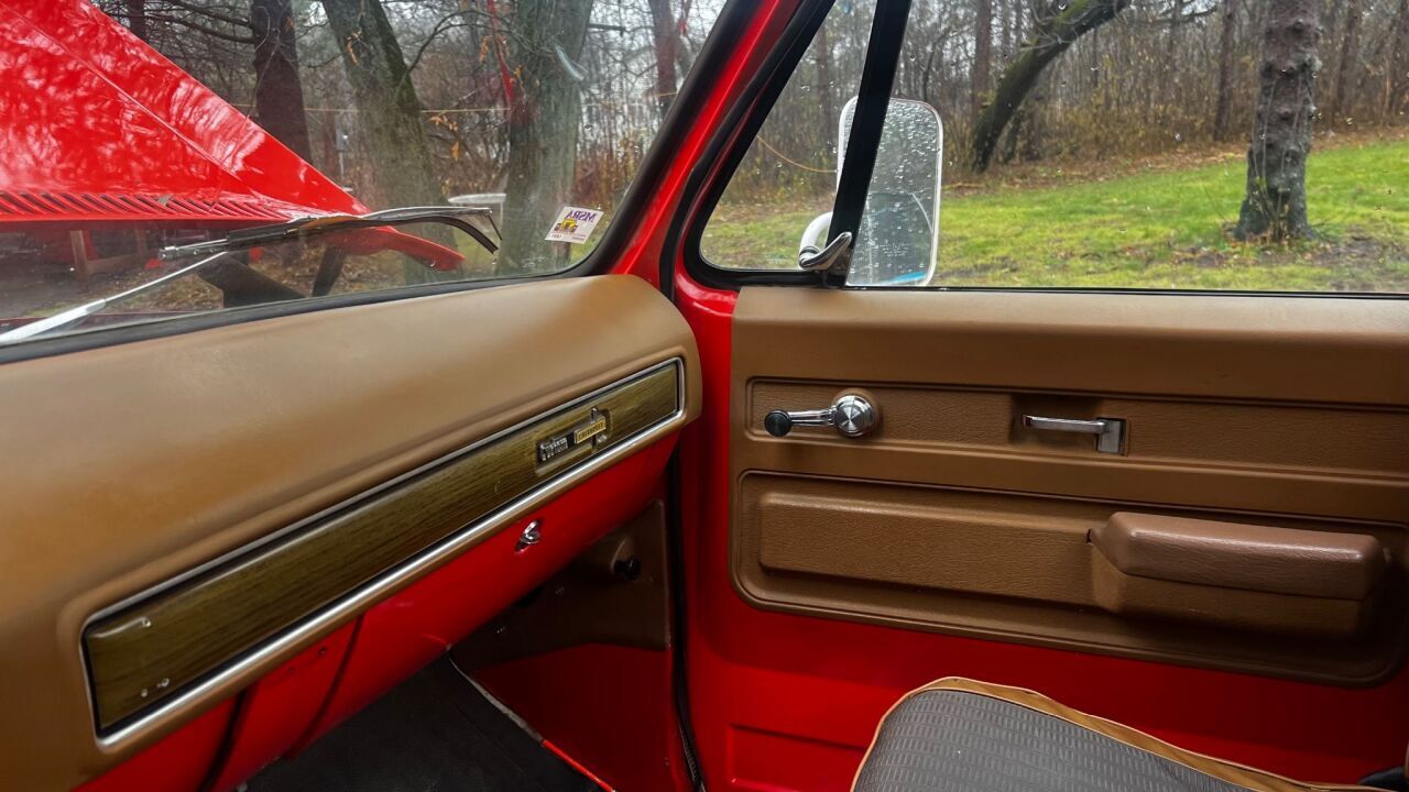 1974 Chevrolet C/K 20 Series 34