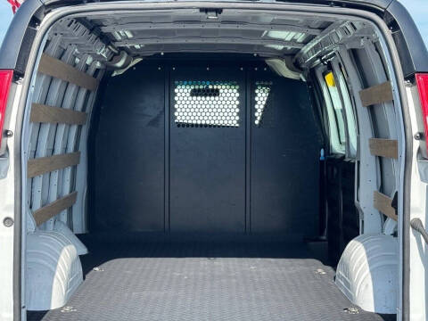 2023 GMC Savana 2500