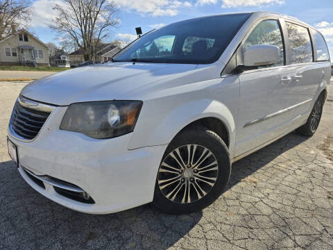 2014 Chrysler Town and Country for sale at Car Castle in Zion IL