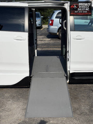 2016 Toyota Sienna LE Mobility 7-Passenger