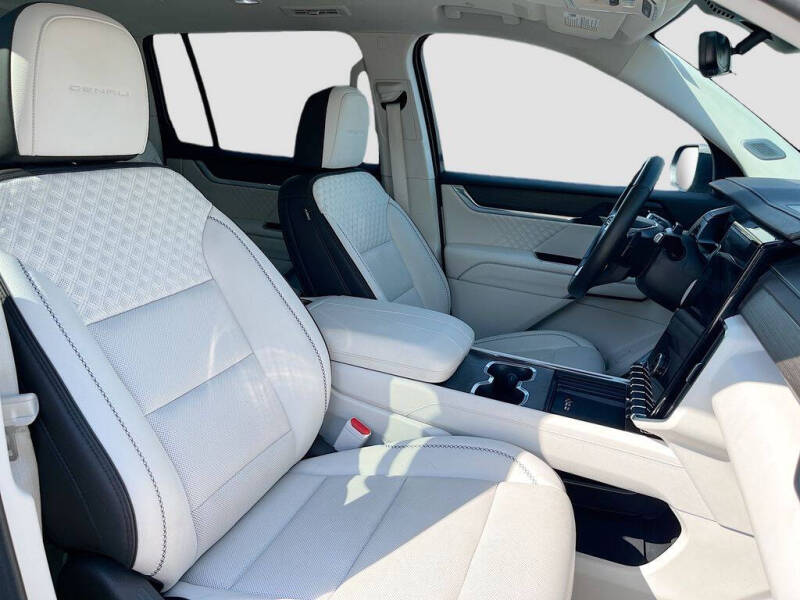 2024 GMC Acadia Denali