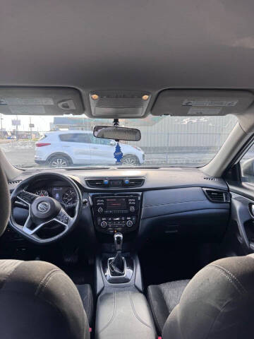 2017 Nissan Rogue SV