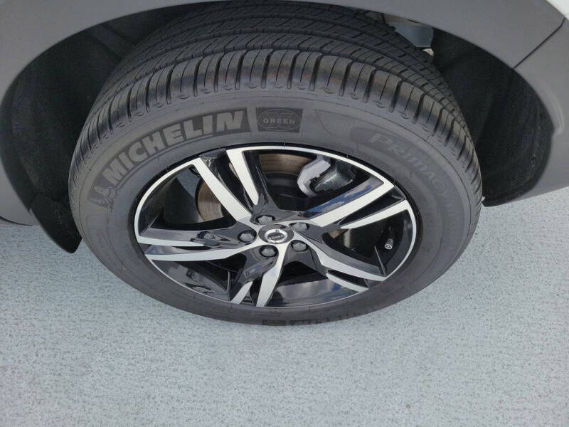 2026 Volvo XC40 B5 Core
