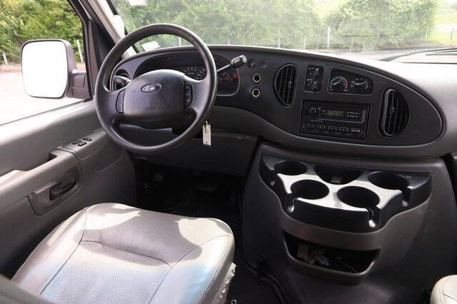 2008 Ford E-Series E-350 SD XLT
