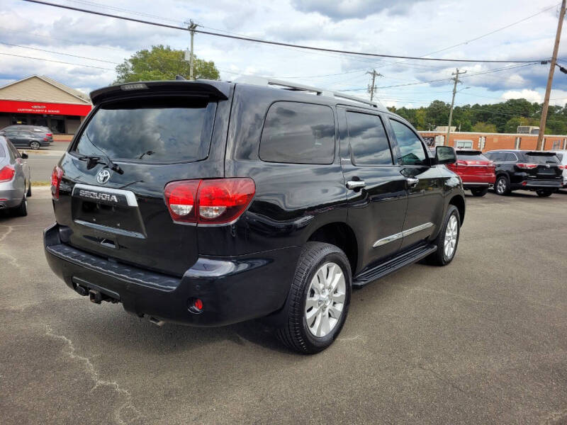 2020 Toyota Sequoia Platinum photo 8