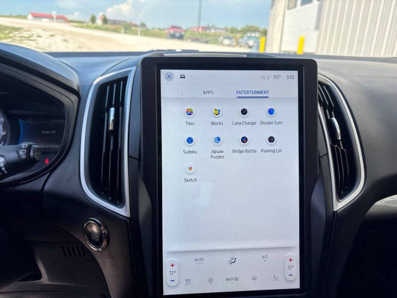 2023 Ford Edge